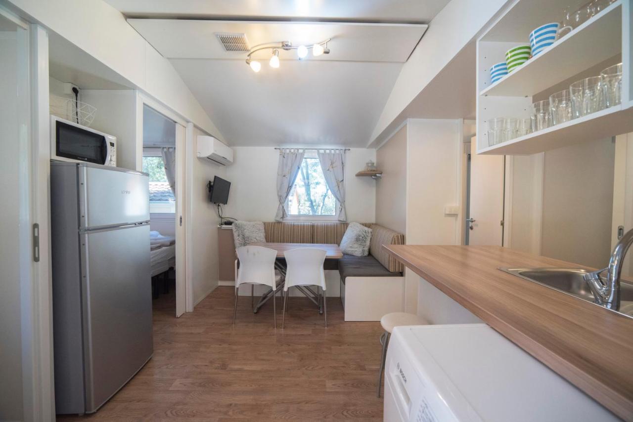 Mobile Home Cube, 3 Bedrooms, Free Parking, Wifi Биоград-на-Мору Экстерьер фото