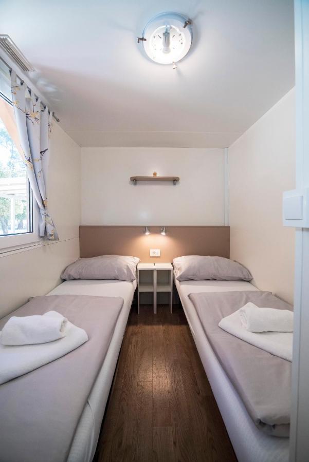 Mobile Home Cube, 3 Bedrooms, Free Parking, Wifi Биоград-на-Мору Экстерьер фото