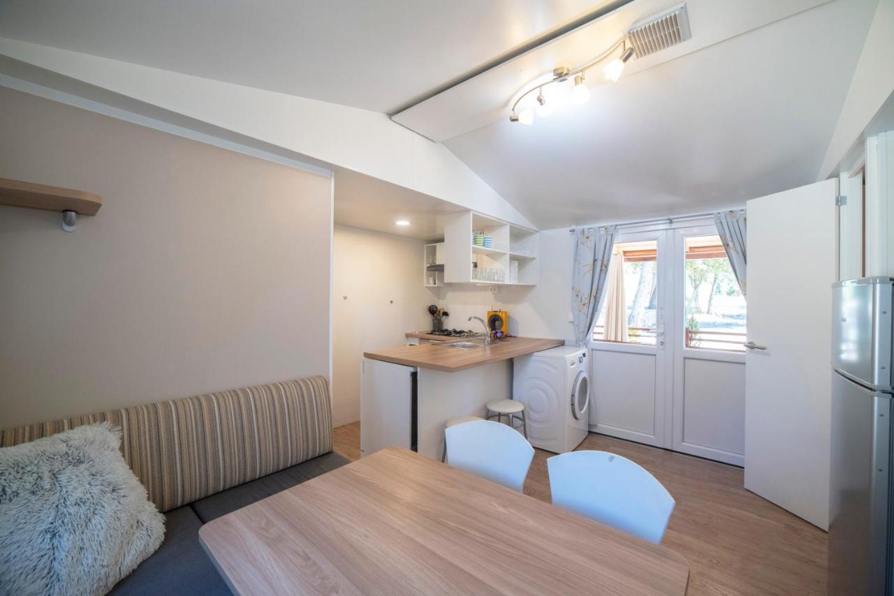 Mobile Home Cube, 3 Bedrooms, Free Parking, Wifi Биоград-на-Мору Экстерьер фото