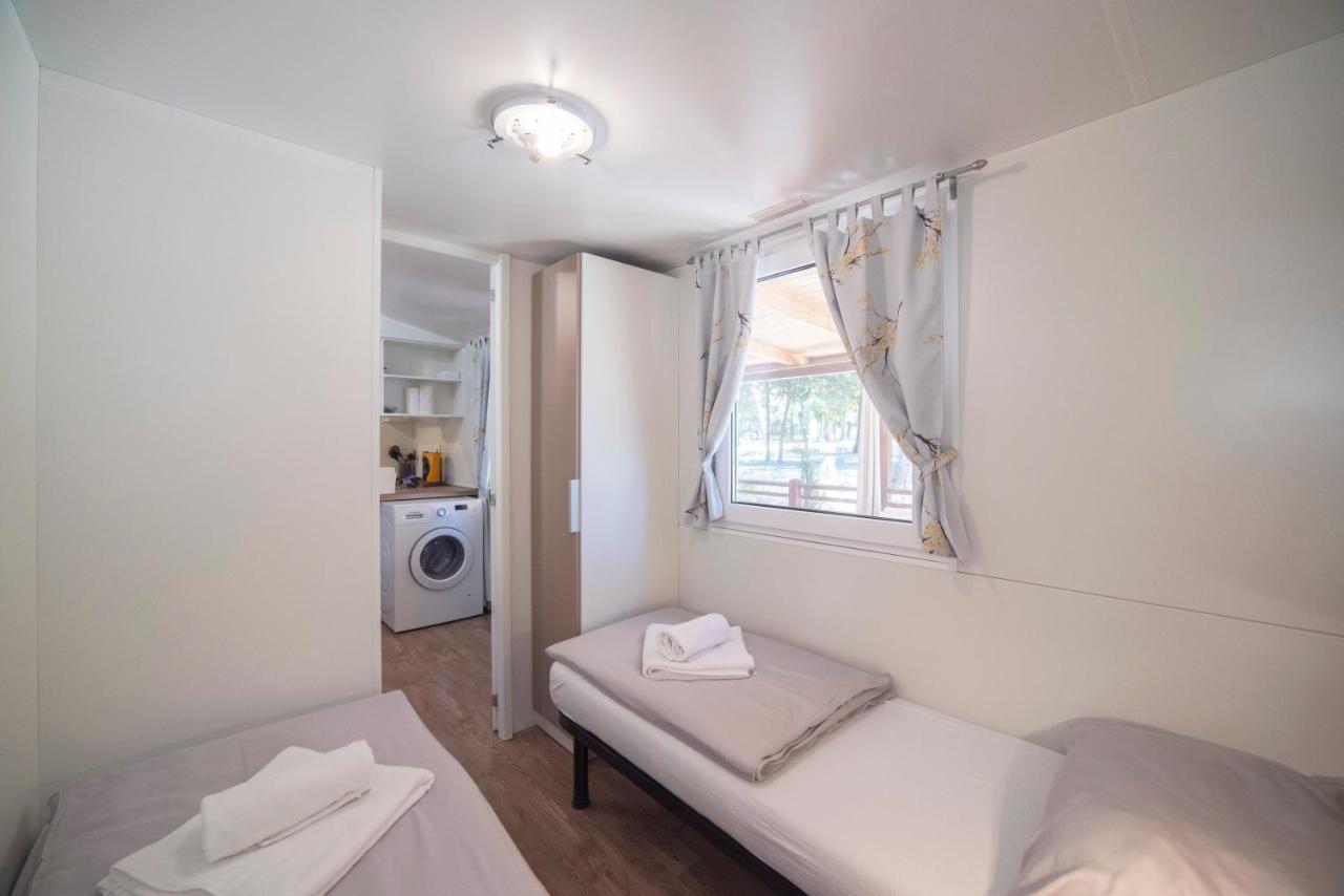 Mobile Home Cube, 3 Bedrooms, Free Parking, Wifi Биоград-на-Мору Экстерьер фото