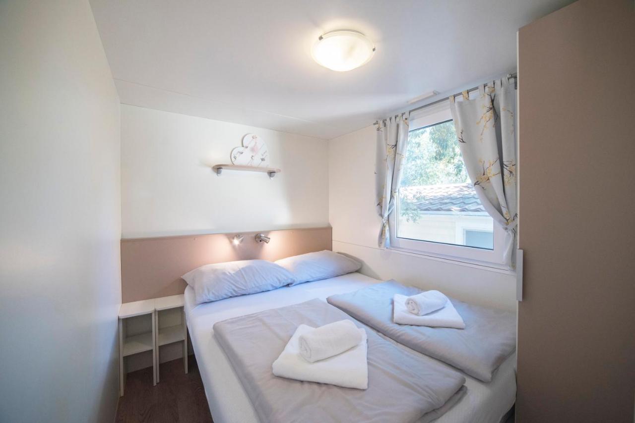 Mobile Home Cube, 3 Bedrooms, Free Parking, Wifi Биоград-на-Мору Экстерьер фото