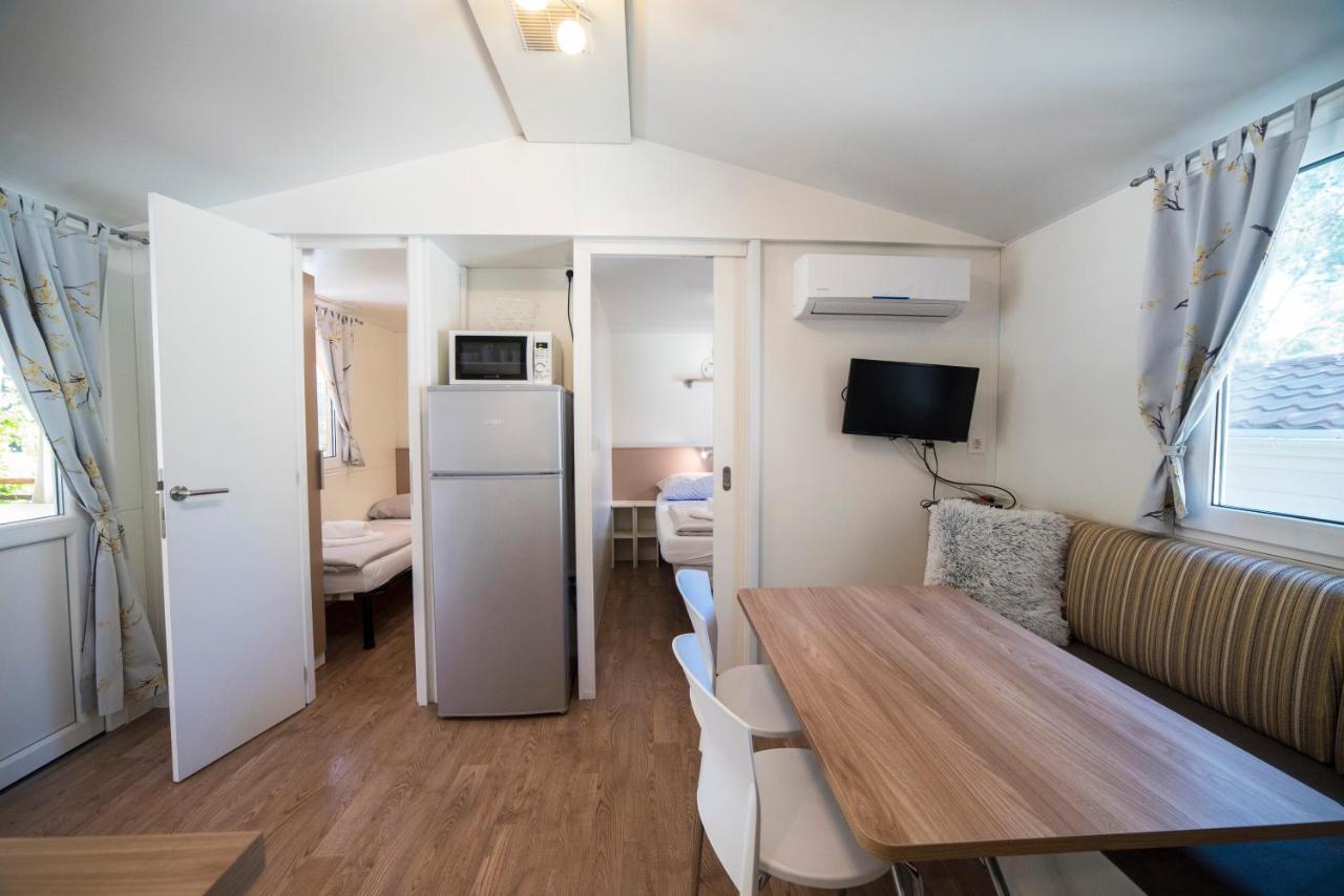 Mobile Home Cube, 3 Bedrooms, Free Parking, Wifi Биоград-на-Мору Экстерьер фото