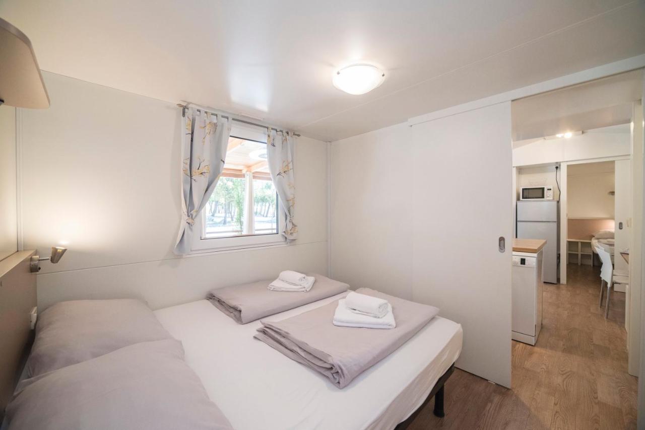 Mobile Home Cube, 3 Bedrooms, Free Parking, Wifi Биоград-на-Мору Экстерьер фото